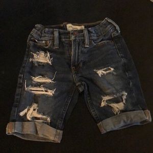A&F kids short.